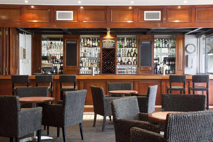 Imagen del bar/restaurante del Hotel Holiday Inn Suva, An Ihg. Foto 3