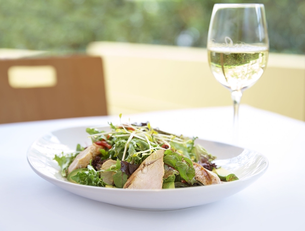 Imagen del bar/restaurante del Hotel Holiday Inn Sydney Potts Point, An Ihg. Foto 4