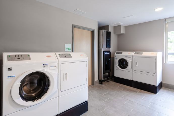 Imagen de los interiores del Hotel Holiday Inn Tallahassee E Capitol - Univ, An Ihg. Foto 16