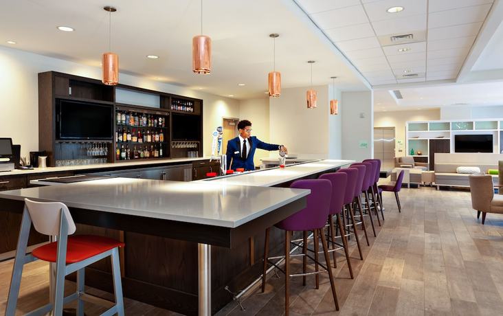 Imagen del bar/restaurante del Hotel Holiday Inn Tallahassee E Capitol - Univ, An Ihg. Foto 2