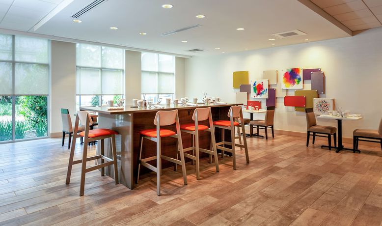 Imagen del bar/restaurante del Hotel Holiday Inn Tallahassee E Capitol - Univ, An Ihg. Foto 4