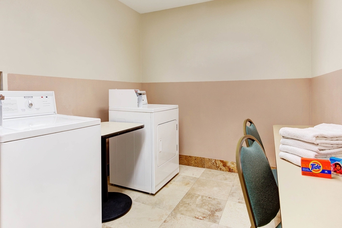 Imagen de los interiores del Hotel Holiday Inn Tampa North, An Ihg. Foto 6