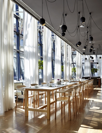 Imagen del bar/restaurante del Hotel Holiday Inn Tbilisi, An Ihg. Foto 2