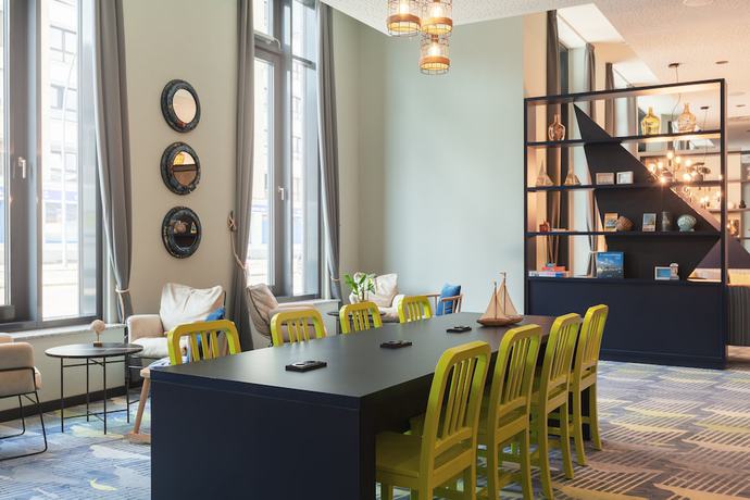 Imagen del bar/restaurante del Hotel Holiday Inn - The Niu, Yen Hamburg City. Foto 3