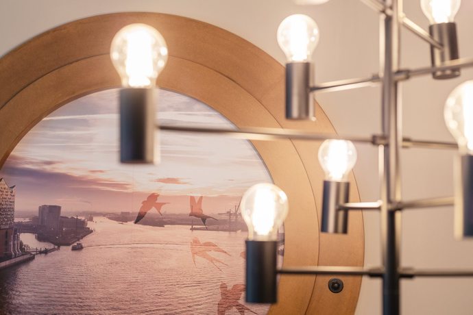 Imagen del bar/restaurante del Hotel Holiday Inn - The Niu, Yen Hamburg City. Foto 6