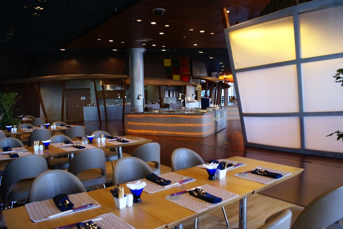 Imagen del bar/restaurante del Hotel Holiday Inn Tianjin Binhai, An Ihg. Foto 2