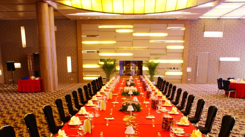 Imagen del bar/restaurante del Hotel Holiday Inn Tianjin Binhai, An Ihg. Foto 4