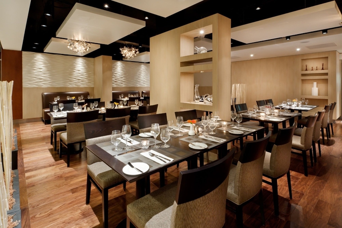 Imagen del bar/restaurante del Hotel Holiday Inn Toronto Downtown Centre, An Ihg. Foto 3