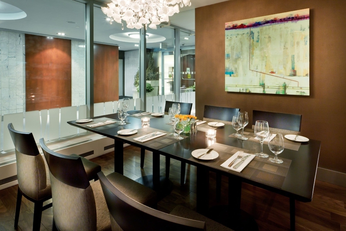Imagen del bar/restaurante del Hotel Holiday Inn Toronto Downtown Centre, An Ihg. Foto 4