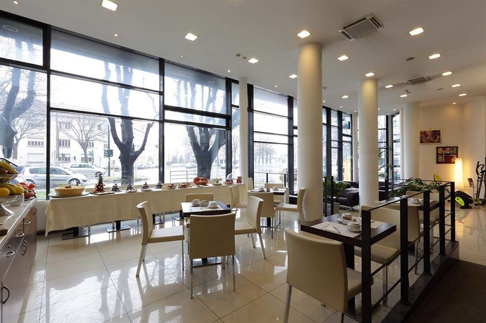 Imagen del bar/restaurante del Hotel Holiday Inn Turin Corso Francia, An Ihg. Foto 3