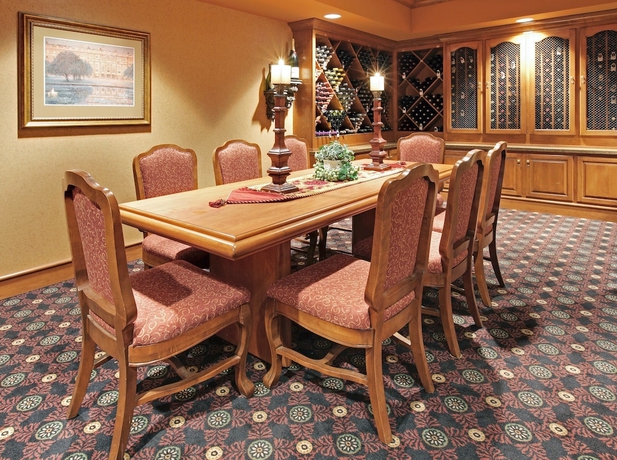 Imagen del bar/restaurante del Hotel Holiday Inn University Of Memphis All Suite, An Ihg. Foto 4