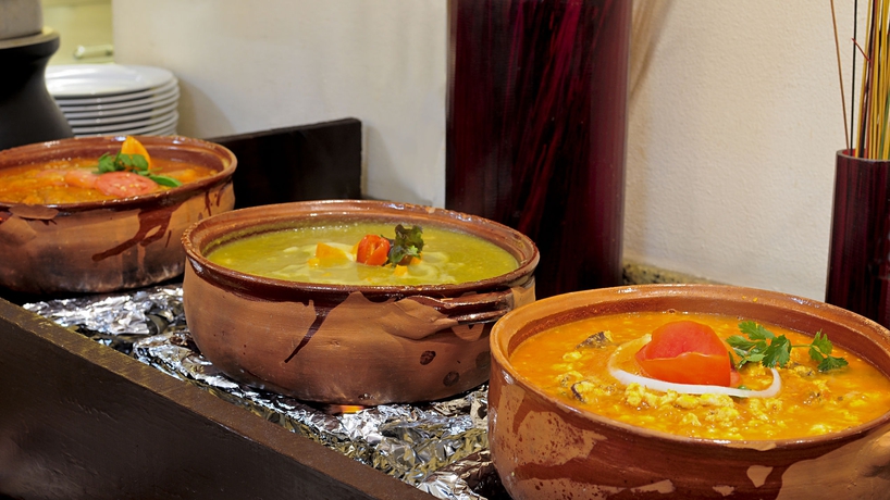 Imagen del bar/restaurante del Hotel Holiday Inn Uruapan. Foto 5