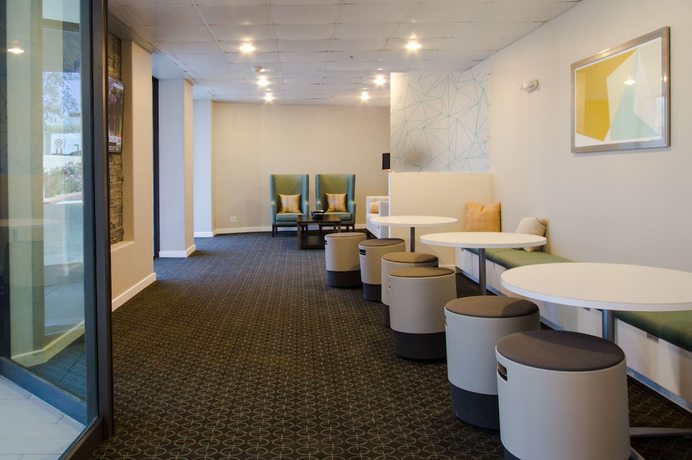 Imagen de los interiores del Hotel Holiday Inn Victorville, An Ihg. Foto 18