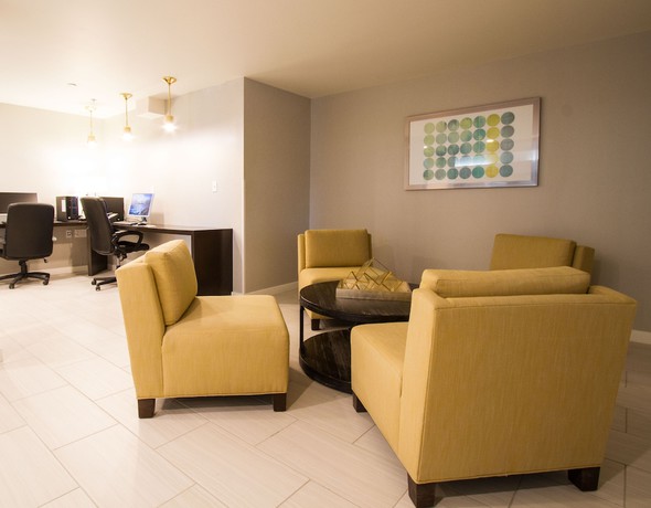 Imagen de los interiores del Hotel Holiday Inn Victorville, An Ihg. Foto 19