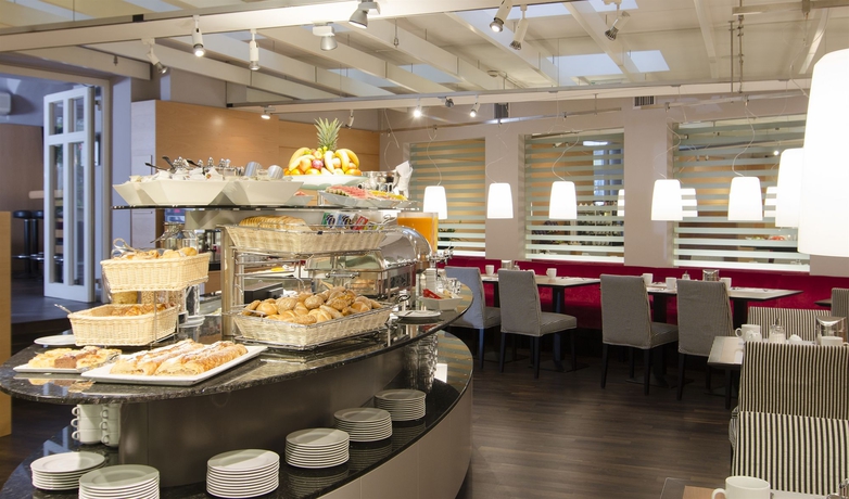 Imagen del bar/restaurante del Hotel Holiday Inn Vienna City, An Ihg. Foto 4