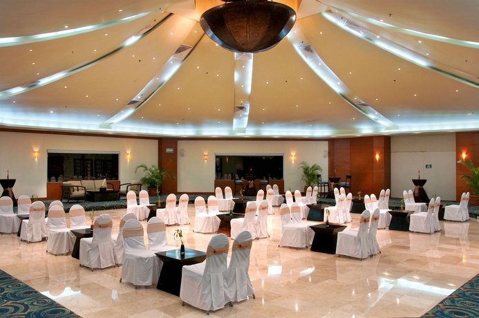 Imagen de los interiores del Hotel Holiday Inn Villahermosa Aeropuerto, An Ihg. Foto 7