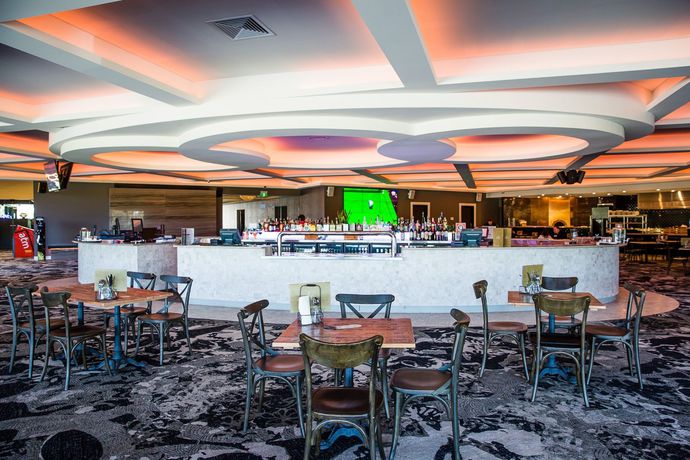 Imagen de los interiores del Hotel Holiday Inn Warwick Farm, An Ihg. Foto 15