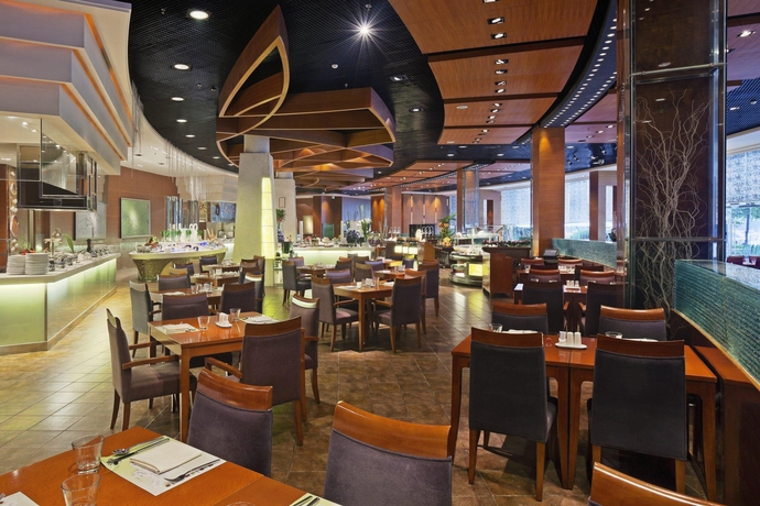 Imagen del bar/restaurante del Hotel Holiday Inn West & East Century City Chengdu. Foto 7