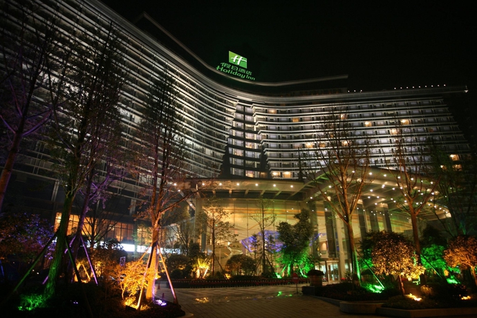 Imagen de los exteriores del Hotel Holiday Inn West & East Century City Chengdu. Foto 12