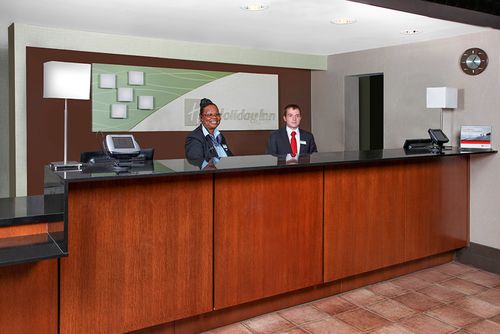 Imagen general del Hotel Holiday Inn Westbury - Long Island, An Ihg. Foto 2