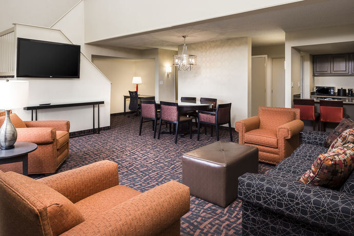 Imagen de los exteriores del Hotel Holiday Inn Wichita East I-35, An Ihg. Foto 9