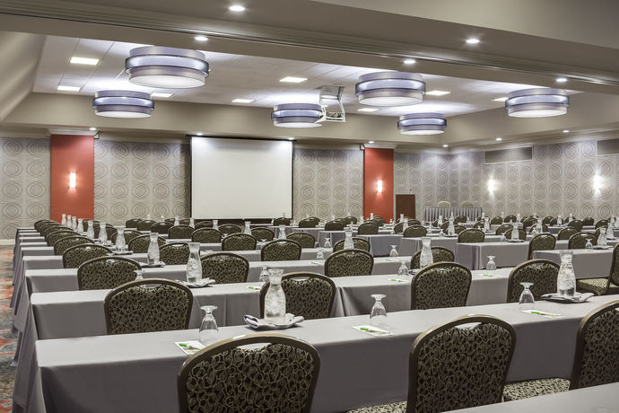 Imagen de los interiores del Hotel Holiday Inn Wichita East I-35, An Ihg. Foto 10