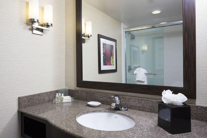 Imagen de los interiores del Hotel Holiday Inn Wichita East I-35, An Ihg. Foto 12