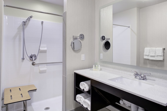Imagen de la habitación del Hotel Holiday Inn Windsor - Wine Country. Foto 11