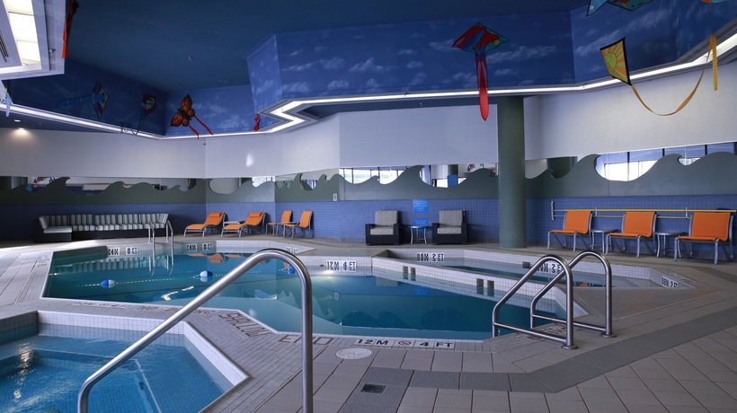 Imagen de la piscina del Hotel Holiday Inn Winnipeg South, An Ihg. Foto 16