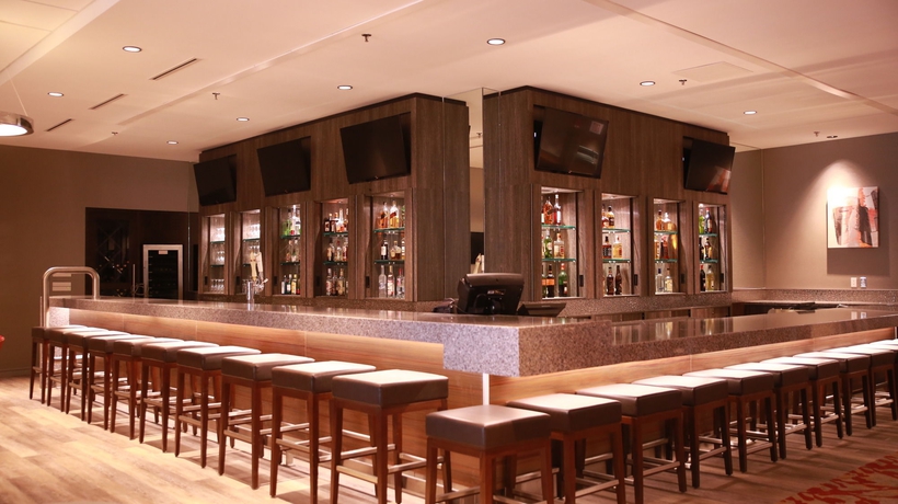 Imagen del bar/restaurante del Hotel Holiday Inn Winnipeg South, An Ihg. Foto 3