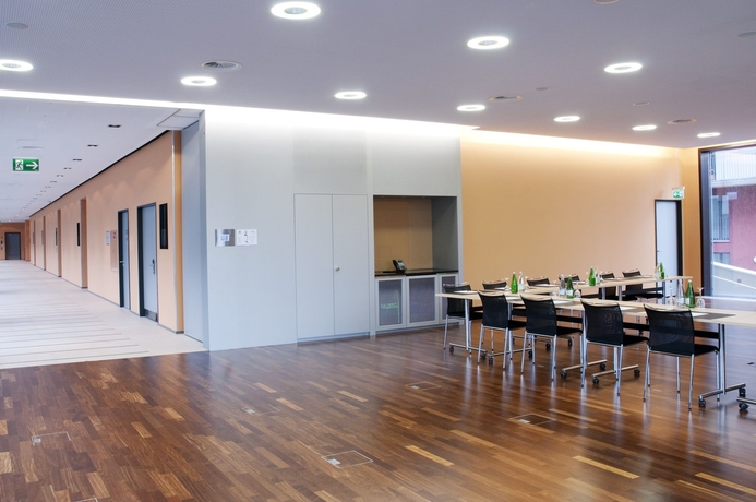 Imagen de los interiores del Hotel Holiday Inn Zurich - Messe, An Ihg. Foto 12