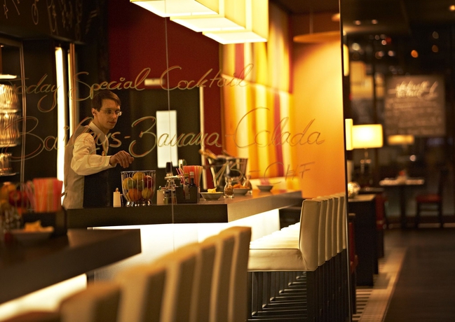 Imagen del bar/restaurante del Hotel Holiday Inn Zurich - Messe, An Ihg. Foto 4