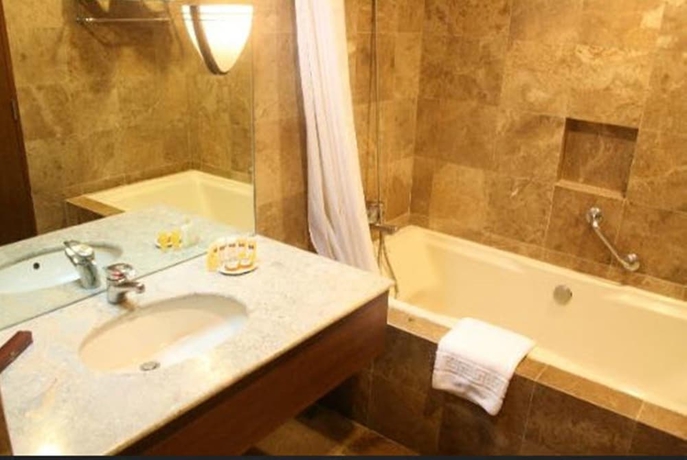 Imagen de la habitación del Hotel Holiday Inn & Suites Batangas LimaPark by IHG. Foto 11
