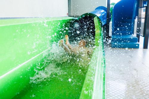 Imagen general del Hotel Holiday Inn & Suites Calgary South - Conference Ctr by IHG. Foto 4