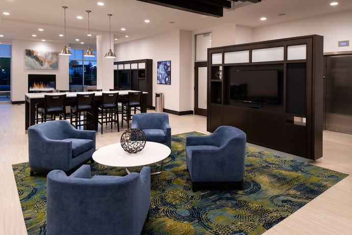 Imagen de los interiores del Hotel Holiday Inn & Suites - Farmington Hills - Detroit. Foto 18