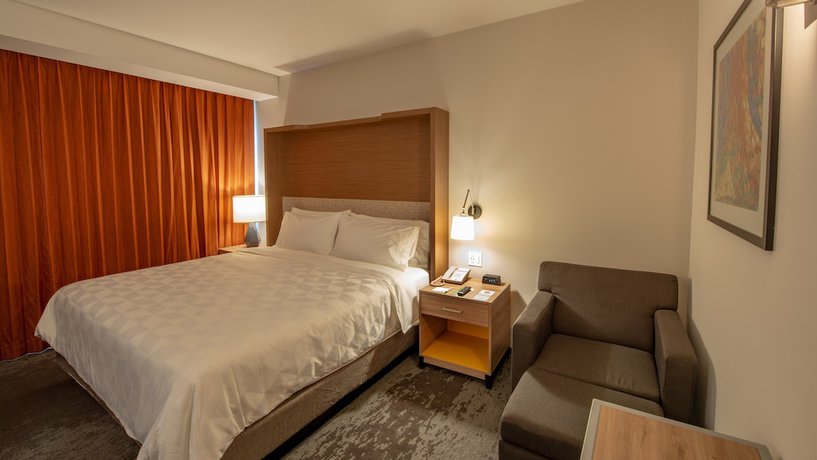 Imagen de la habitación del Hotel Holiday Inn & Suites Merida La Isla, an IHG. Foto 8