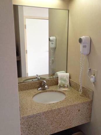 Imagen de la habitación del Hotel Holiday Inn & Suites Osoyoos. Foto 5