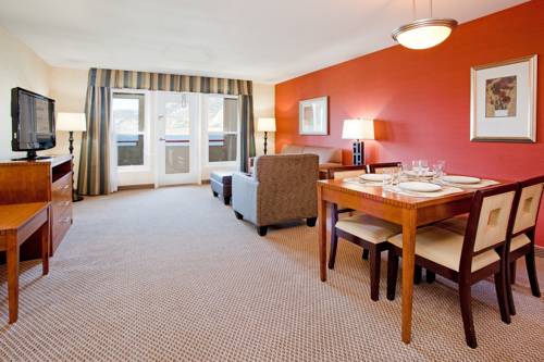 Imagen de la habitación del Hotel Holiday Inn & Suites Osoyoos. Foto 9