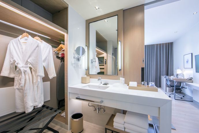 Imagen de la habitación del Hotel Holiday Inn & Suites Rayong City Centre, an IHG Hotel. Foto 10