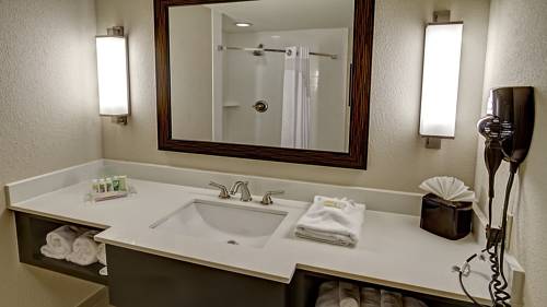 Imagen de la habitación del Hotel Holiday Inn & Suites Tupelo North. Foto 7