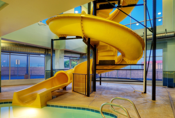 Imagen de la piscina del Hotel Holiday Inn and Suites Albuquerque-north I-25, An Ihg. Foto 16