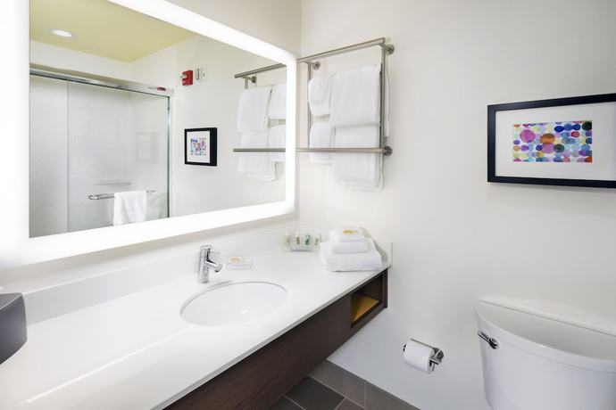Imagen de la habitación del Hotel Holiday Inn and Suites Arden - Asheville Airport. Foto 2