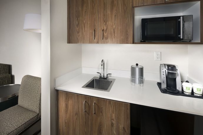 Imagen de la habitación del Hotel Holiday Inn and Suites Arden - Asheville Airport. Foto 14