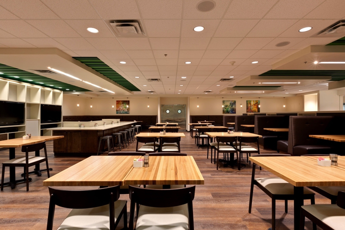 Imagen del bar/restaurante del Hotel Holiday Inn and Suites Atlanta Airport-north, An Ihg. Foto 10