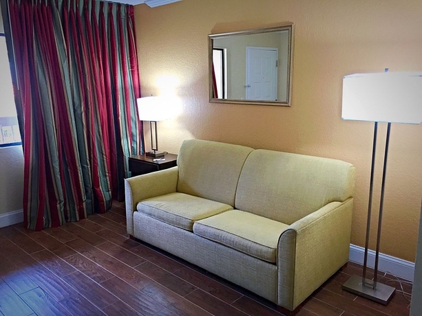Imagen de los interiores del Hotel Holiday Inn and Suites Boca Raton - North, An Ihg. Foto 5