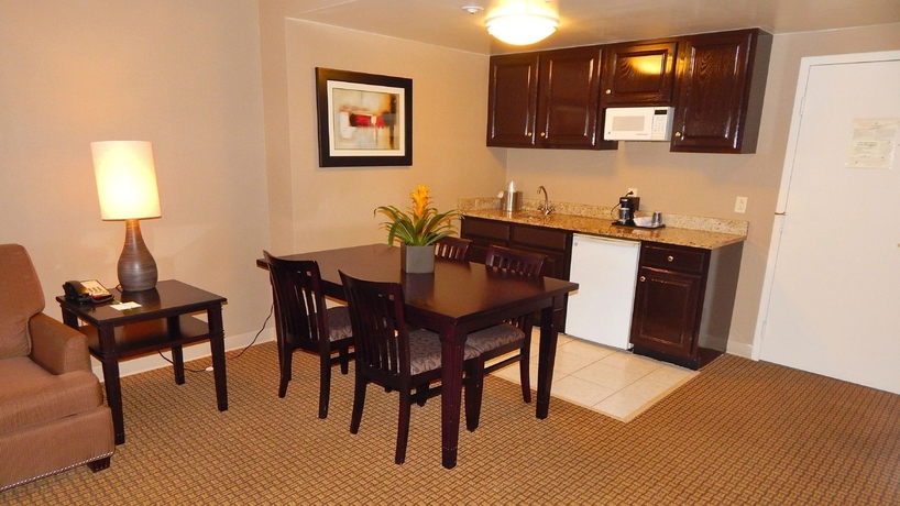 Imagen de la habitación del Hotel Holiday Inn and Suites Boston - Peabody, An Ihg. Foto 4