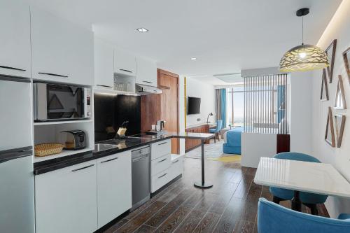 Imagen de la habitación del Hotel Holiday Inn and Suites Cairo Maadi. Foto 9