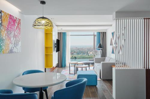 Imagen general del Hotel Holiday Inn and Suites Cairo Maadi. Foto 3