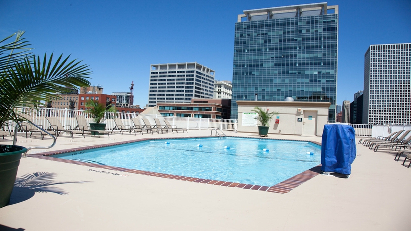 Imagen de la piscina del Hotel Holiday Inn and Suites Chicago - Downtown, An Ihg. Foto 14