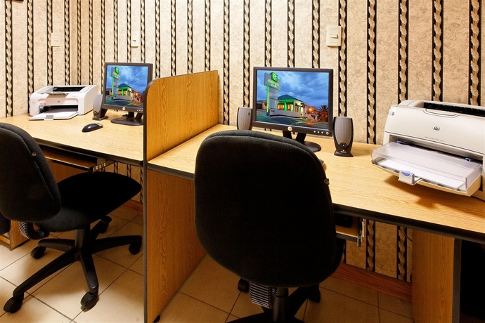 Imagen de los interiores del Hotel Holiday Inn and Suites Chihuahua Expo. Foto 13